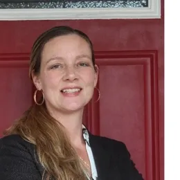 Claudia Chang, Realtor